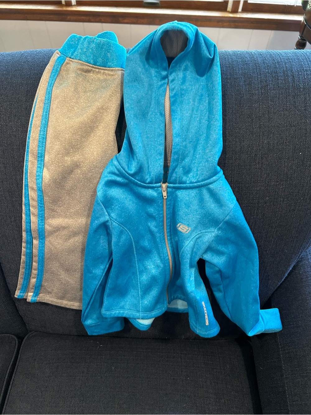 Skechers Teal Blue Hooded Jacket with Matching Jogger Bottoms